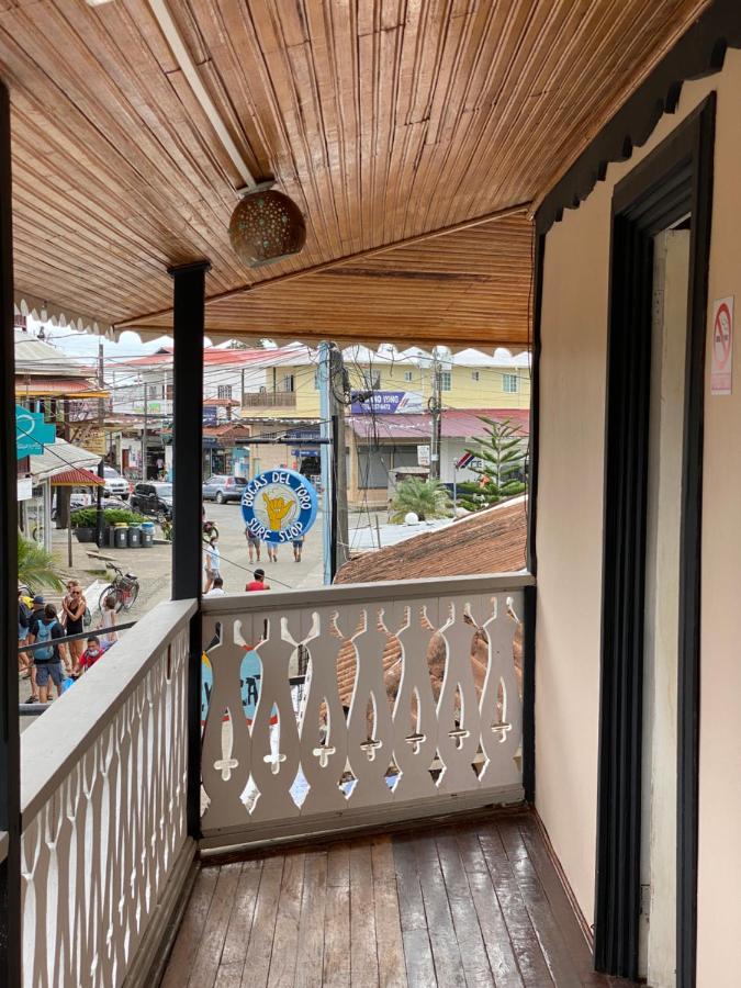 Cat In The Cup B&B Bocas Town Exterior foto